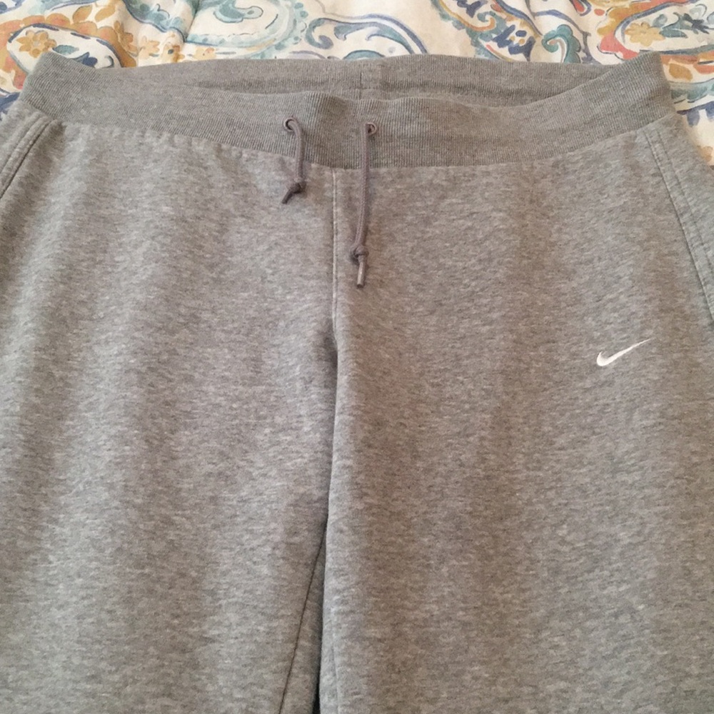 Like new Nike sweatpants - Medium